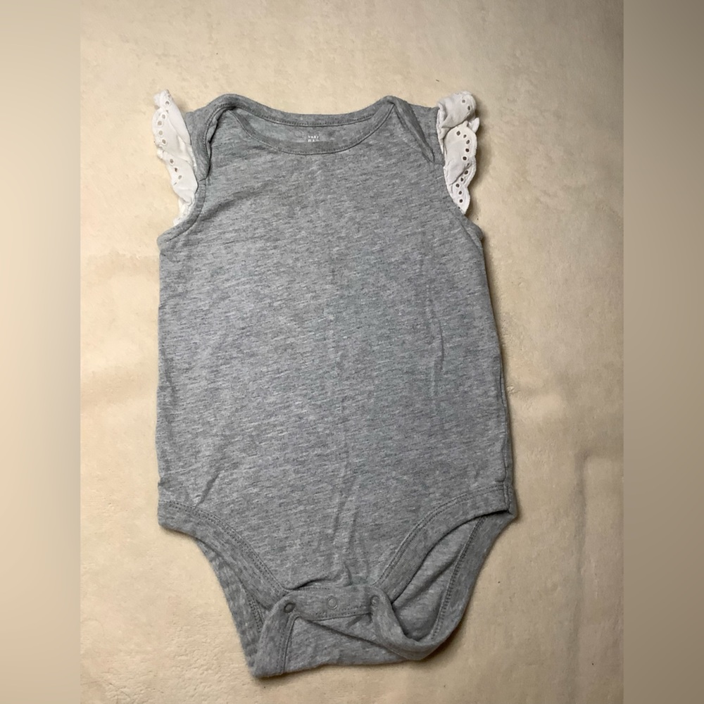 Baby Gap Grey and White Lace Sleeve Body Suit 12 Months to 18 Months 12M-18M